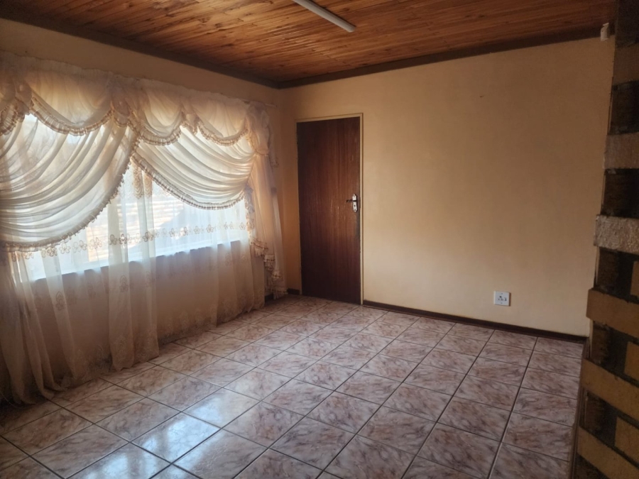 4 Bedroom Property for Sale in Pellissier Free State